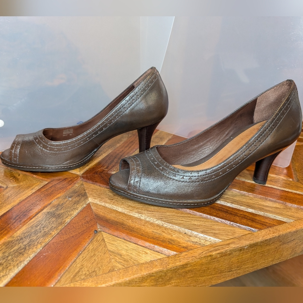 Women's Brown Peep-Toe Heels - Picture 8 of 9